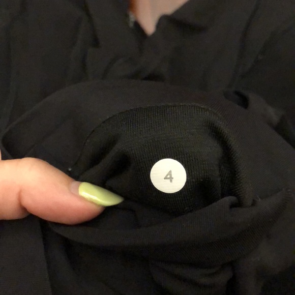 Black Lululemon Leggings with Mesh Pockets, Size 4 - Picture 5 of 5